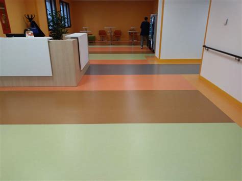  Linoleum: Rivoluzione Sostenibile per Pavimenti Antigraffio e Impermeabili!